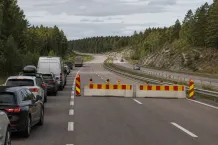 Redaktionell illustration till E18 avstängd mellan Brottby och Söderhall