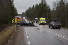 Redaktionell illustration till Bilolycka påverkar väg 68 vid Riddarhyttan