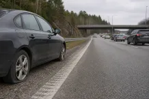 Redaktionell illustration till Punktering på E4 vid Södertälje