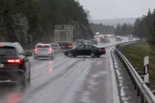 Redaktionell illustration till Stillastående bil berörde E6 vid Trafikplats Kropp