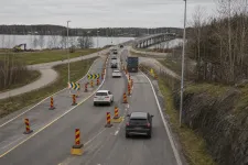Redaktionell illustration till Trafiken dirigeras om vid Hjulstabron på väg 55