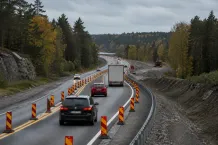 Redaktionell illustration till Trafiken leds förbi arbete på väg 55