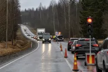 Redaktionell illustration till Växelvis trafik på väg 55 efter fordonsstopp